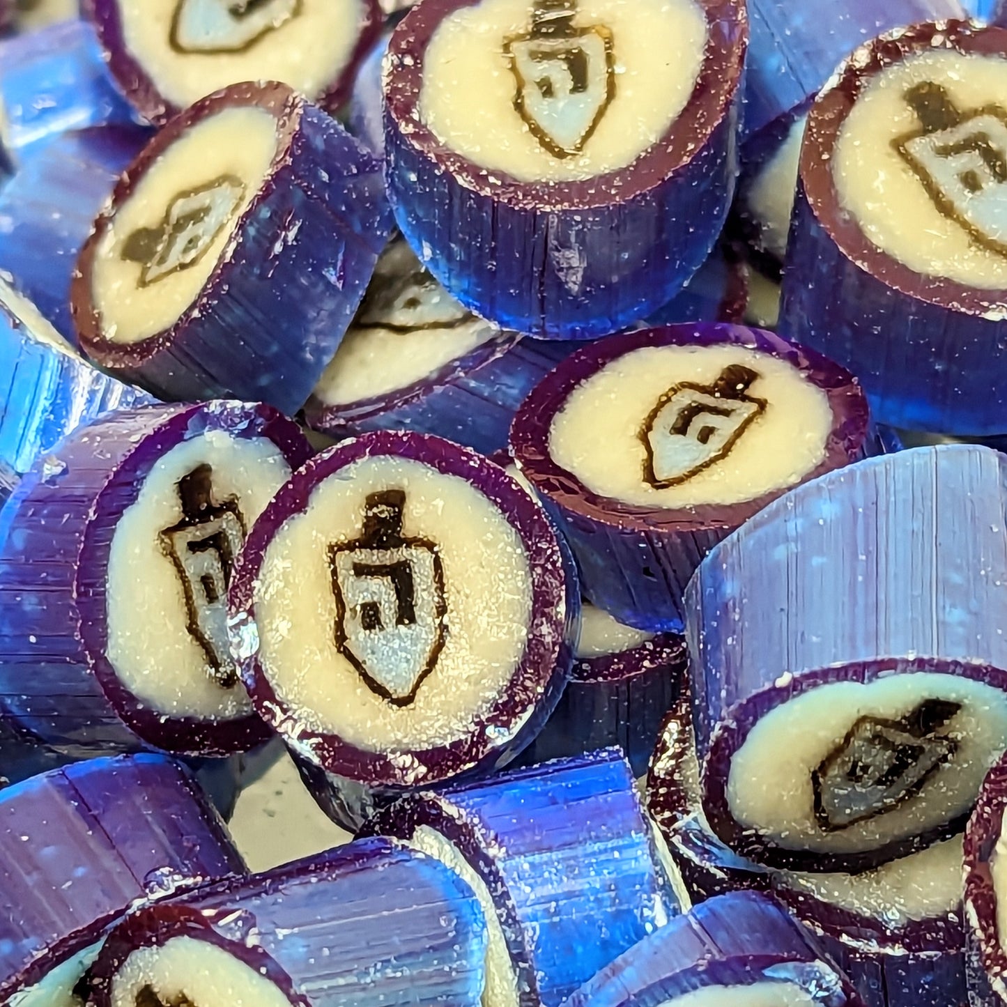 Maccabites Strawberry - Dreidel image candy para Hanukkah